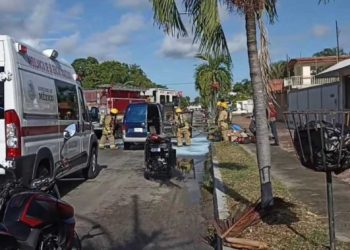 Incendio de camioneta en avenida Álvaro Obregón de Chetumal: presunta falla eléctrica