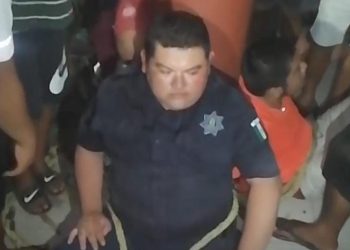 Vecinos del Kilómetro 80 someten a policías tras uso de gas lacrimógeno para evitar linchamiento