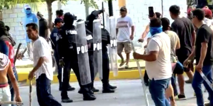 Tensión en Playa del Carmen: Invasores confrontan a obreros que delimitaban terrenos ejidales