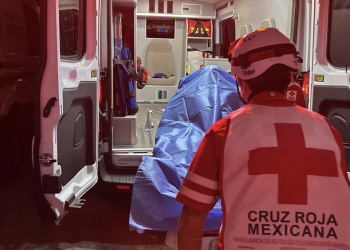 Pareja es atacada a balazos en la Supermanzana 66 de Cancún; agresores escapan en motocicleta