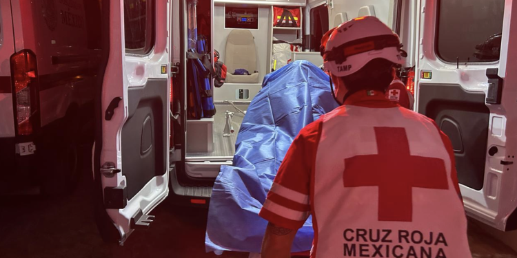 Pareja es atacada a balazos en la Supermanzana 66 de Cancún; agresores escapan en motocicleta