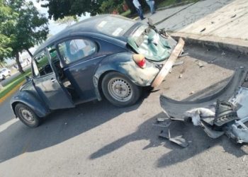 Conductor provoca choque múltiple en el centro de Chetumal