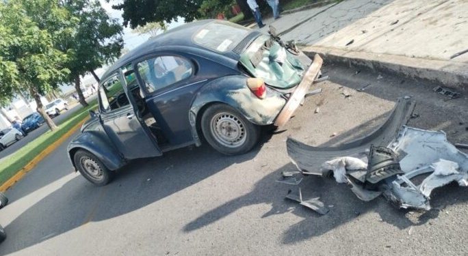 Conductor provoca choque múltiple en el centro de Chetumal