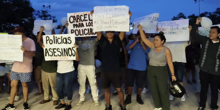Exigen justicia por la muerte de Pablo Cruz: protestan en la Plaza 28 de Julio en Playa del Carmen