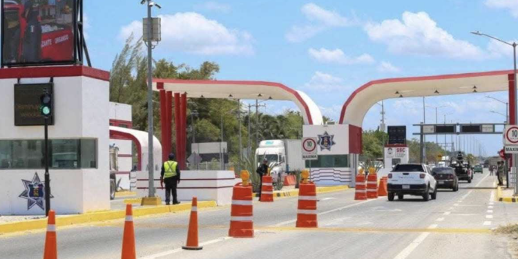 Detienen a dos hombres armados en filtro policial del C-4 en Chetumal