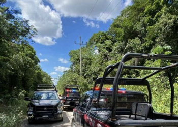 Mujer es hallada con ocho impactos de bala en Tulum