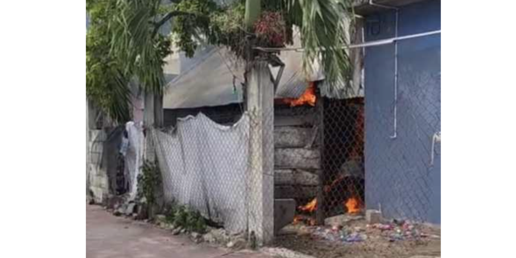 Incendio en vivienda abandonada moviliza a cuerpos de emergencia en Chetumal