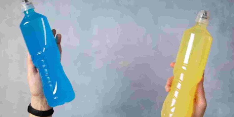 Proponen gravar electrolitos orales; secretario de Hacienda les da el visto bueno