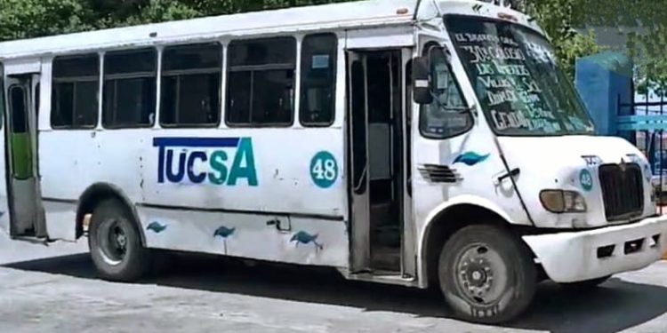 Presuntos 'reclutadores' de menores en transporte público son señalados por ciudadanos