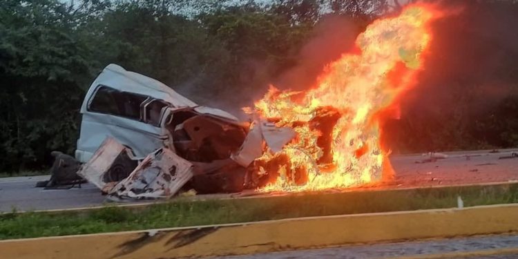 Al menos 15 muertos en accidente en la carretera Mérida-Campeche