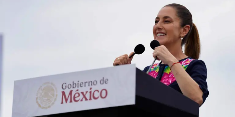 Sheinbaun en defensa de AMLO