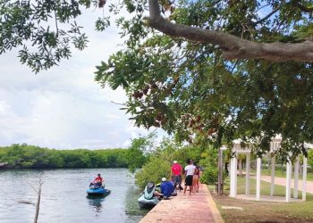 Módulos flotantes contra piratería turística en Nichupté contra la piratería