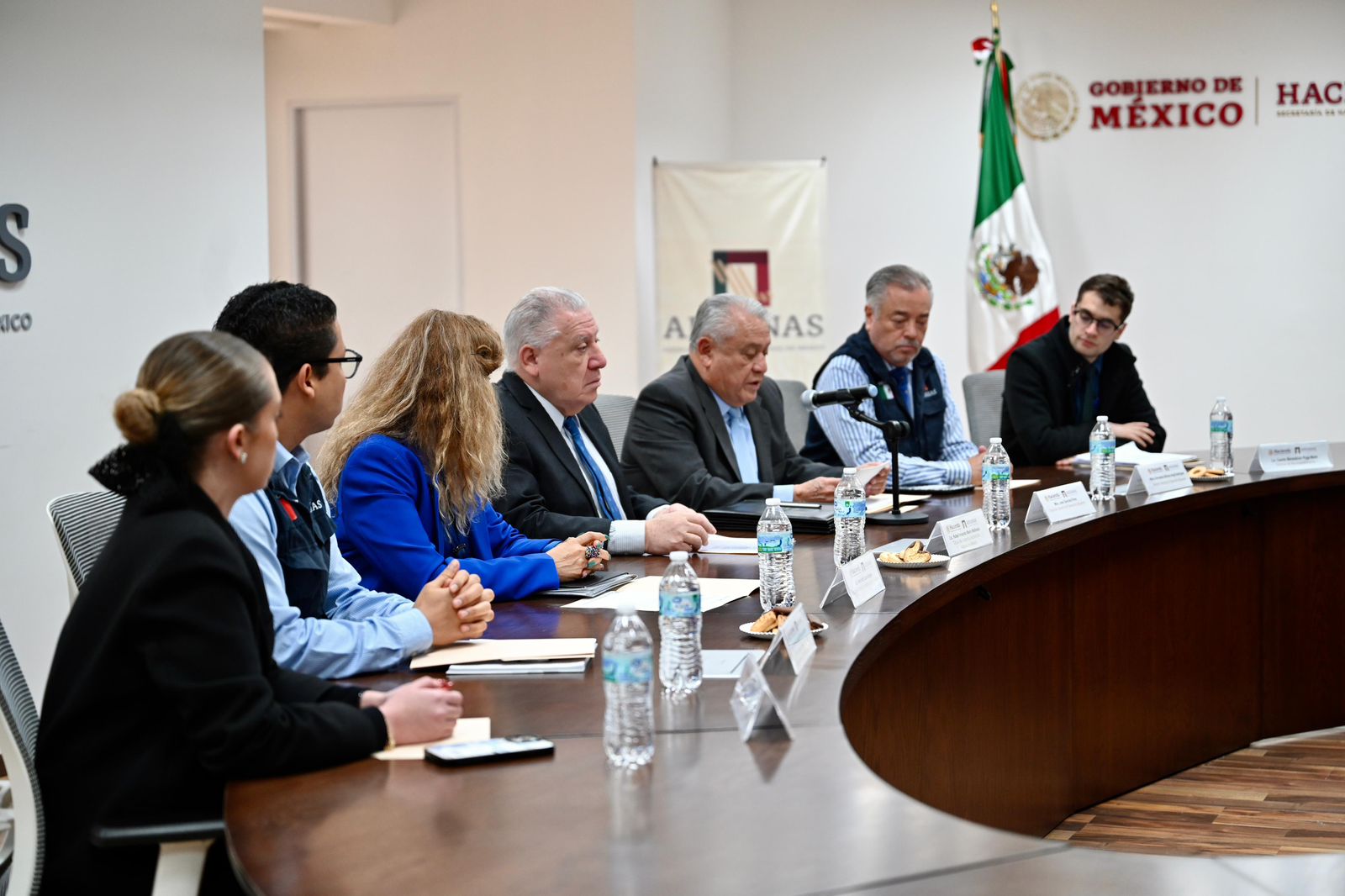 Los estudiantes desarrollarán habilidades en comercio exterior y logística. Podrán contribuir a procesos aduaneros clave. La UAT proporcionará formación alineada con las necesidades del sector.