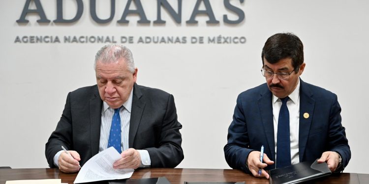 Rafael Marín impulsa nueva generación de profesionales aduaneros