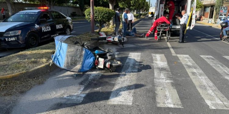 Accidente entre motocicletas deja tres lesionados en La Presumida, José María Morelos