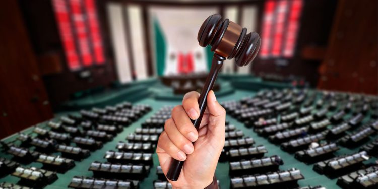 Ley de Amparo desata tormenta legal