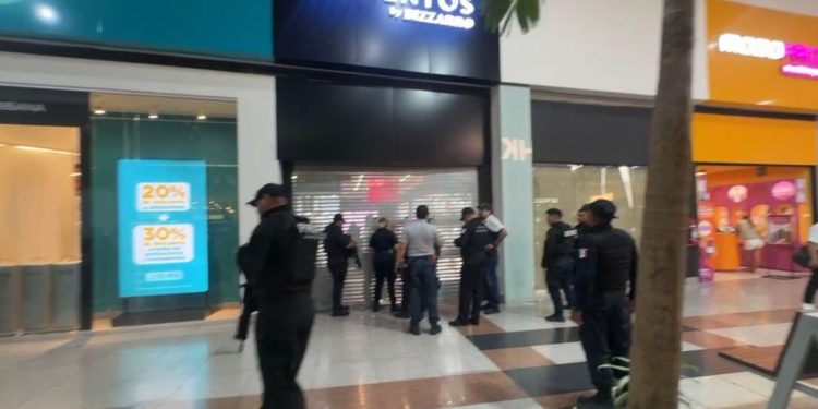 Atracan joyería en plaza Las Américas de Cancún
