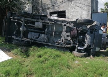 Volcadura de camioneta en Cancún