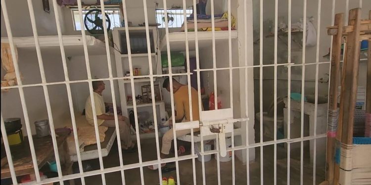 Desmantelan “celdas de lujo” en el Cereso de Chetumal; autoridades retiran objetos prohibidos