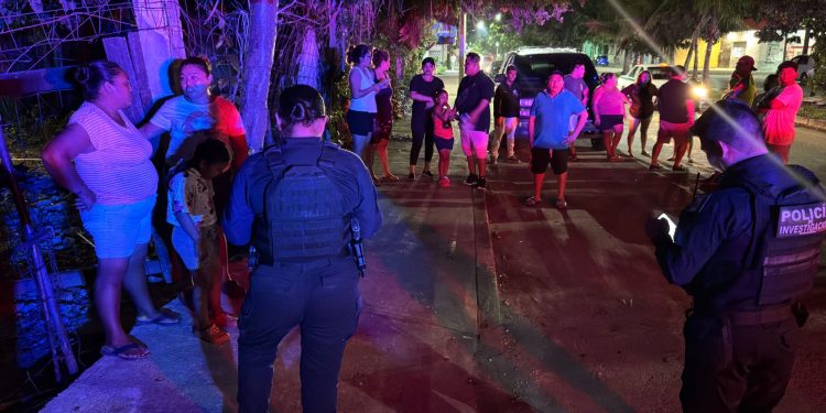 Hombre mata a un perro frente a sus hijos en Cancún; vecinos evitan linchamiento