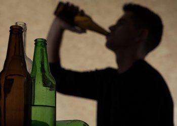Alerta por alcoholismo juvenil en Cancún