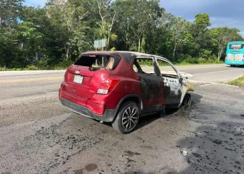 Cortocircuito provoca alarma en carretera Playa del Carmen–El Tintal