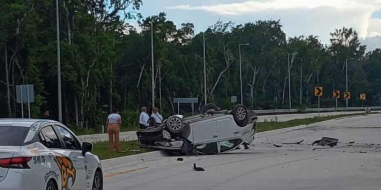 Choque frontal en el Aeropuerto Internacional Felipe Carrillo Puerto
