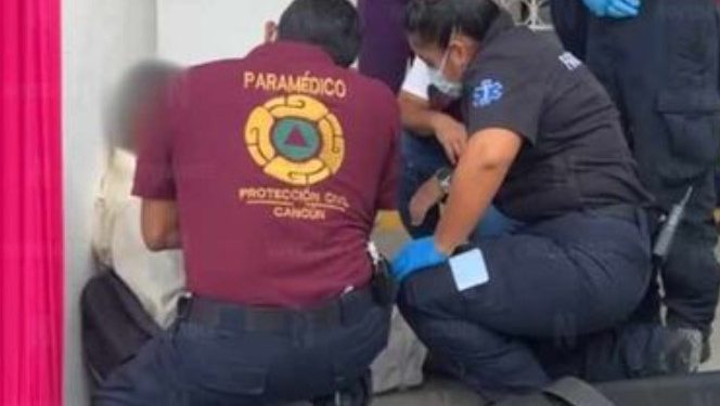 Ataque epiléptico frente al Palacio Municipal de Cancún