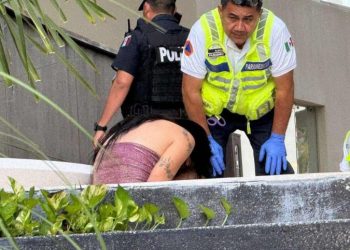 Hallan inconsciente a doctora exhibida por agresión en el IMSS en Playa del Carmen