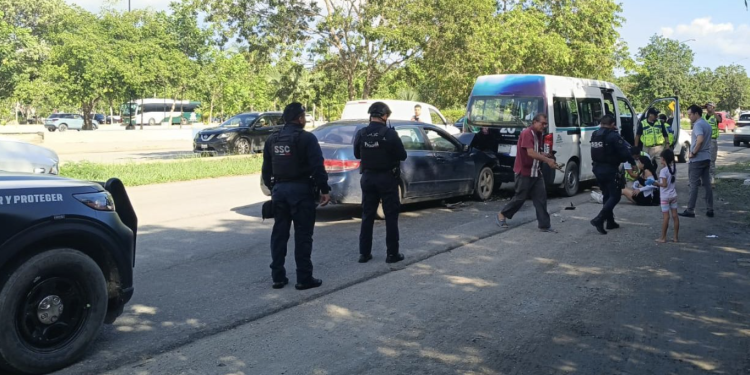 Accidente vial en Cancún deja 14 heridos leves