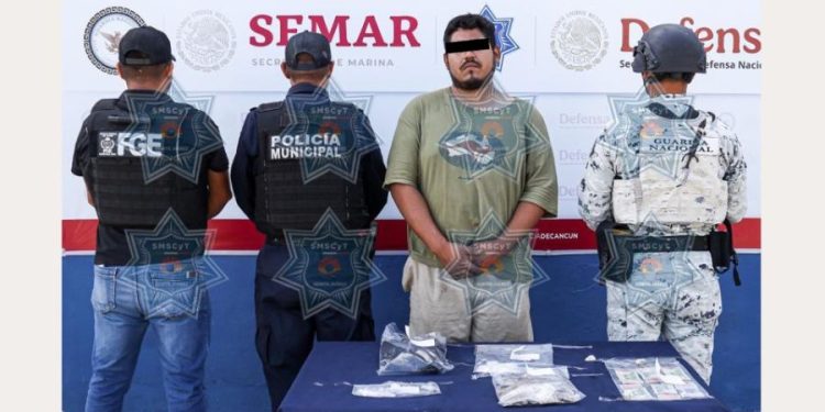 Detienen a joven con drogas en Cancún