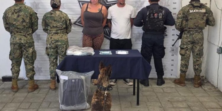 Detienen a dos estadounidenses en Playa del Carmen por presunto narcomenudeo