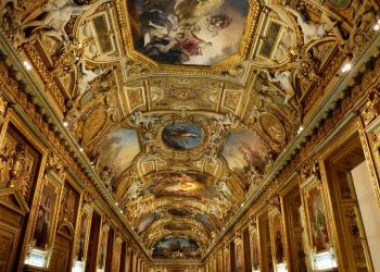 Robo en el museo Louvre