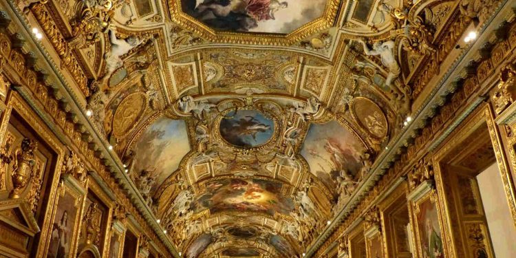 Robo en el museo Louvre