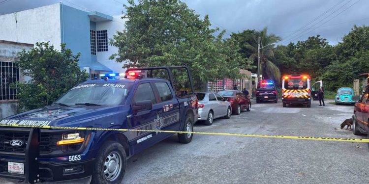 Hombre se suicida tras atacar a su pareja en Cancún