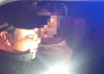 DIF Playa del Carmen entrega a sus padres a niña rescatada de casa sola