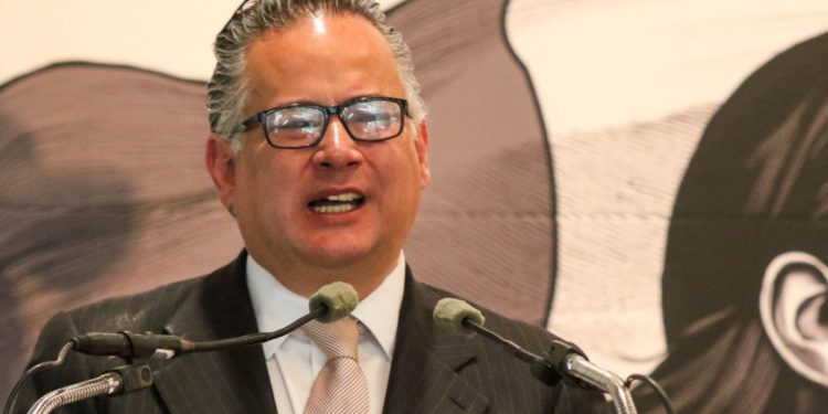 Santiago Nieto destapó huachicol fiscal