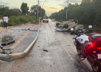 Volcadura deja personas lesionadas en Cancún