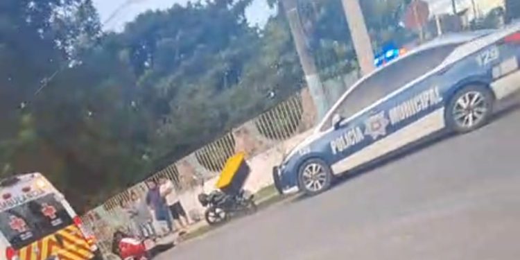 Percance vial en Cancún deja dos mujeres heridas