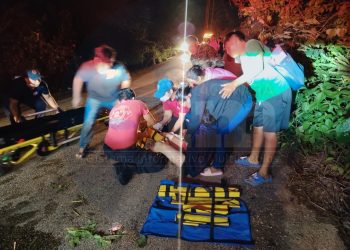 Joven motociclista sufre grave accidente en José María Morelos