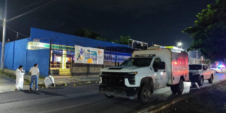 Mujer muere durante balacera en el bar “Pájaro Azul” de Cancún