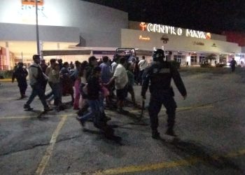 Policía Municipal libera bloqueo en Playa del Carmen tras protesta por detención de líder vecinal