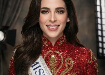 Fátima Bosch se corona como la 4ta Miss Universo de México