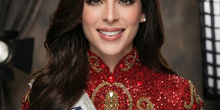 Fátima Bosch se corona como la 4ta Miss Universo de México