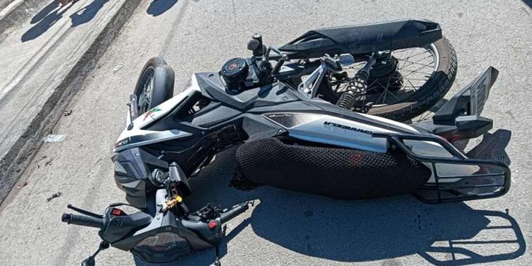 Motociclista resulta lesionado tras ser impactado por un taxi en Chetumal