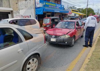 Choque por alcance en la avenida José María Morelos genera congestionamiento temporal