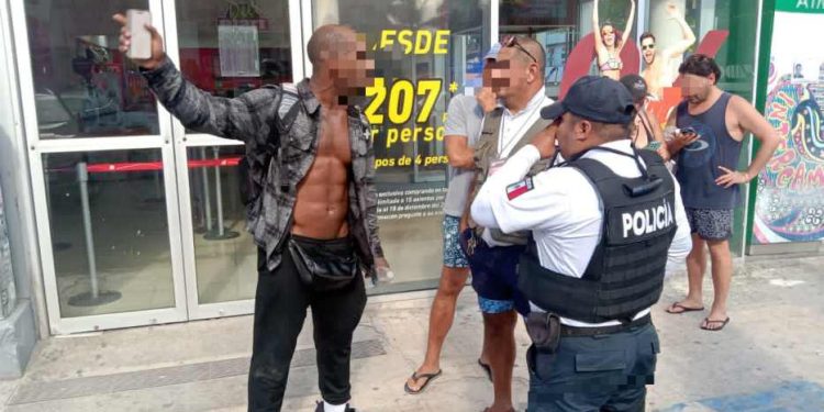 Hombre resulta lesionado en la cabeza tras riña en plena zona turística de Cancún