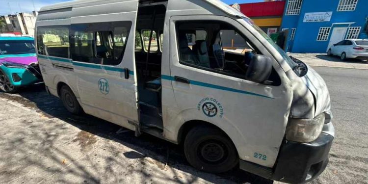 Motociclista resulta lesionado tras choque con colectivo en la avenida Garzas, en Villas del Sol