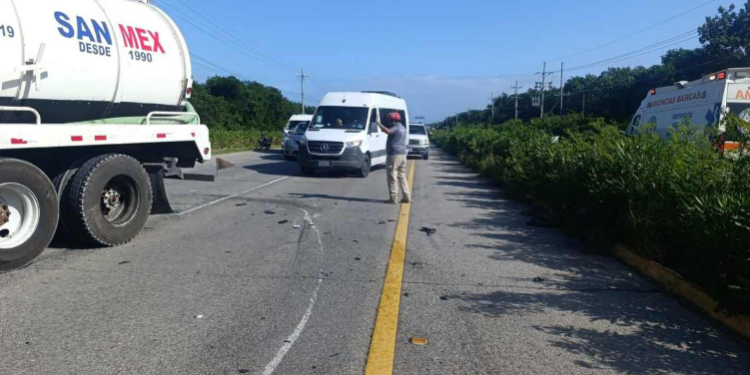 Un muerto y tres lesionados deja choque múltiple en la carretera Tulum-Playa del Carmen