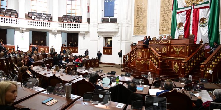 Congresistas de Morena piden destitución de alcaldes